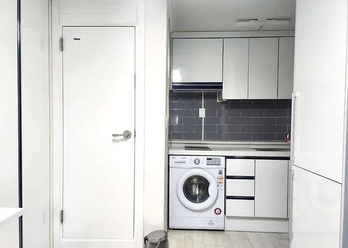 Affordable And Cozy Accommodation Near Nakseongdae Station